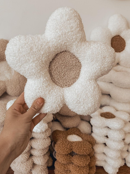 Mini Daisy Cushion