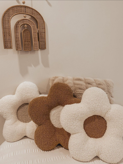 Medium Daisy Cushion